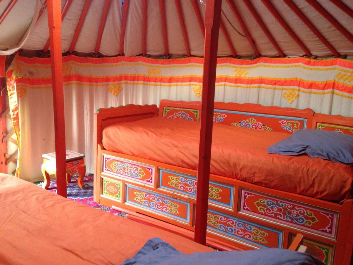 Bed and Breakfast Les Maitres Sonneurs Huriel Exteriér fotografie