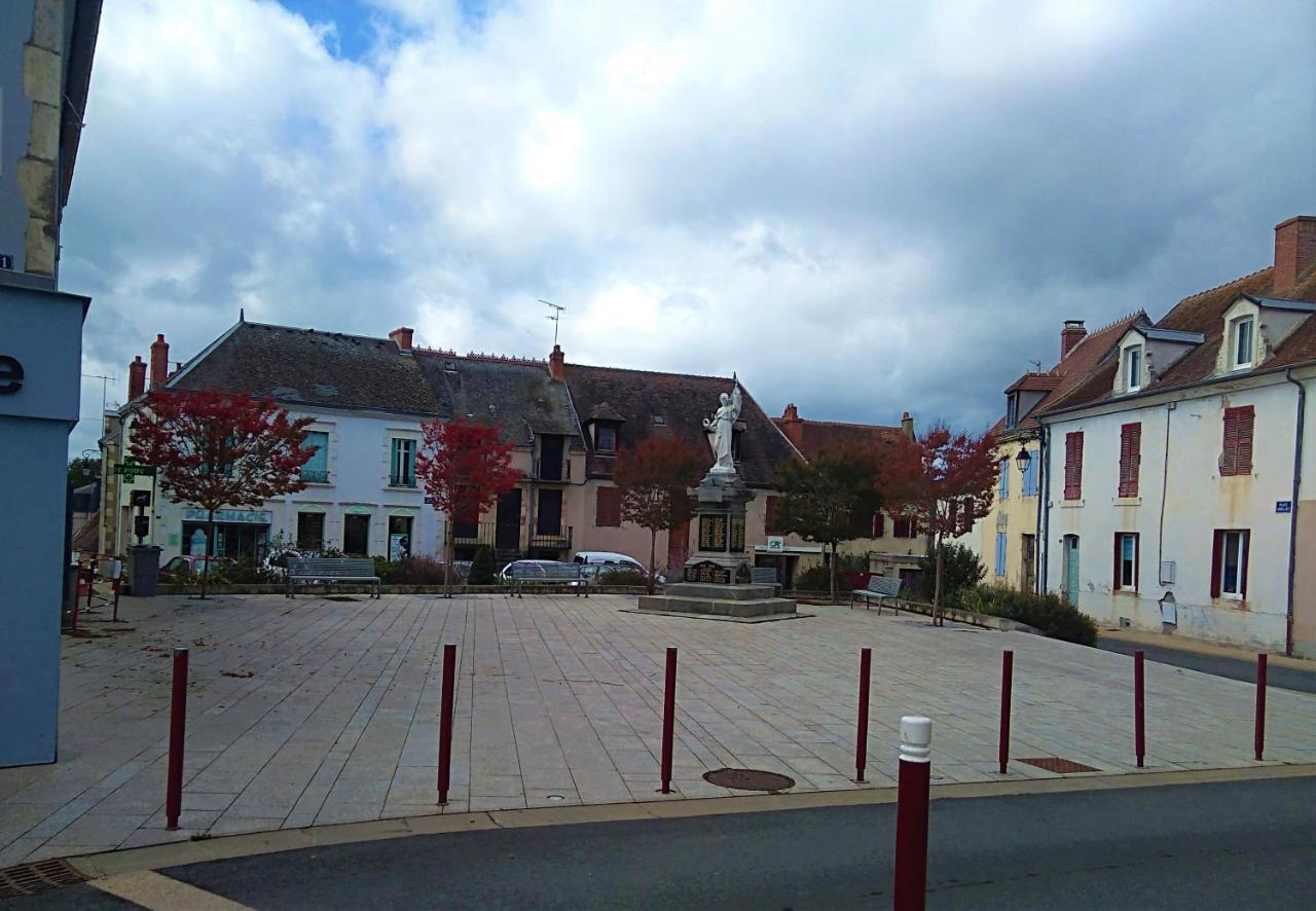 Bed and Breakfast Les Maitres Sonneurs Huriel Exteriér fotografie
